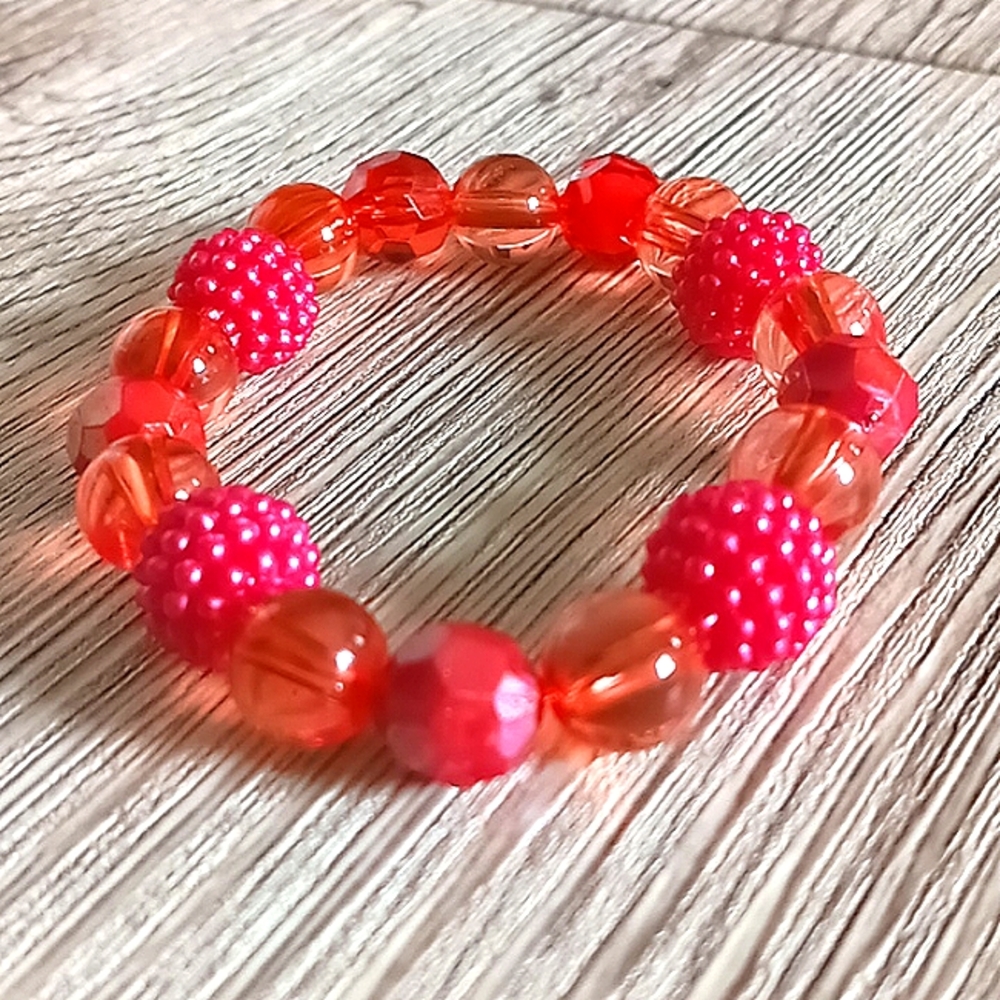 Hand Crafted New round crystal and pearl red beaded bracelet
